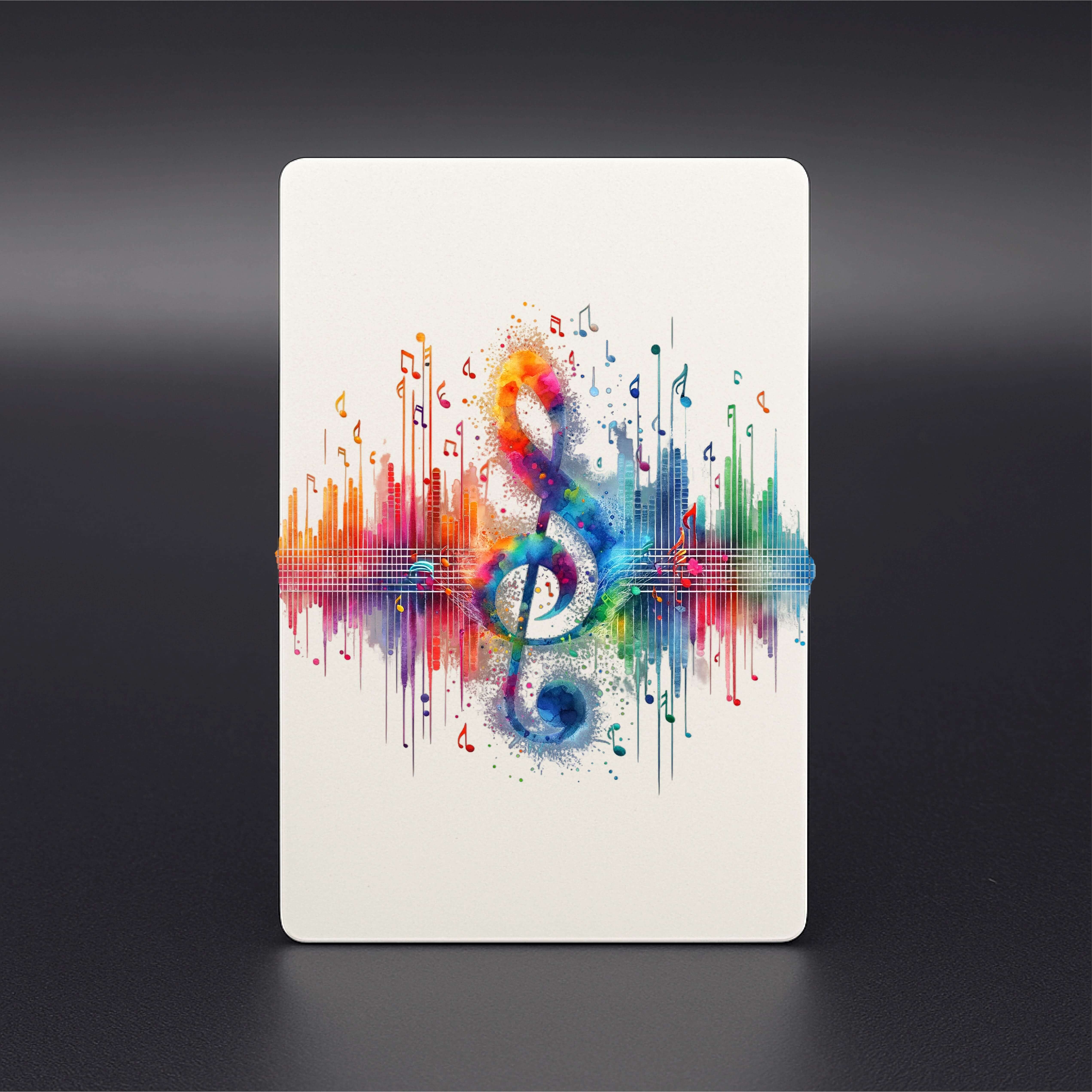 Notenschlüssel mit Regenbogen-Equalizer und Musiknoten – Modernes Musikmotiv für Aluminiumkarte