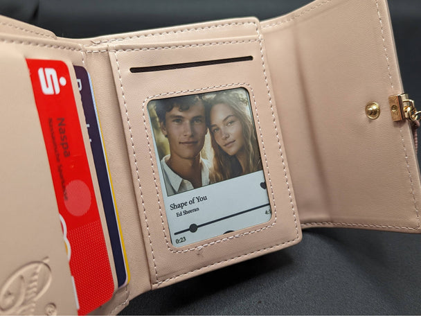 Personalisierte Foto-Karte mit Musik im Portemonnaie – individuelles Fotogeschenk mit Lieblingslied