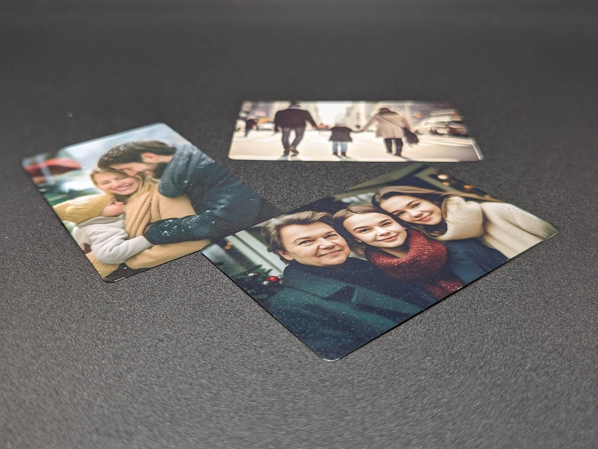 Mehrere personalisierte Foto-Visitenkarten aus Aluminium in verschiedenen Designs
