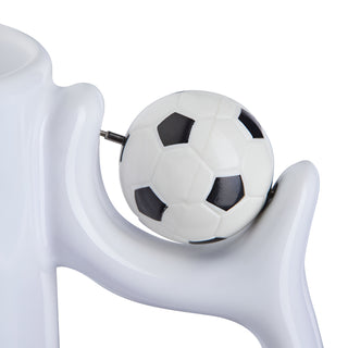 Detailaufnahme des Tassenhenkels mit integriertem Fußball – kreativ & einzigartig