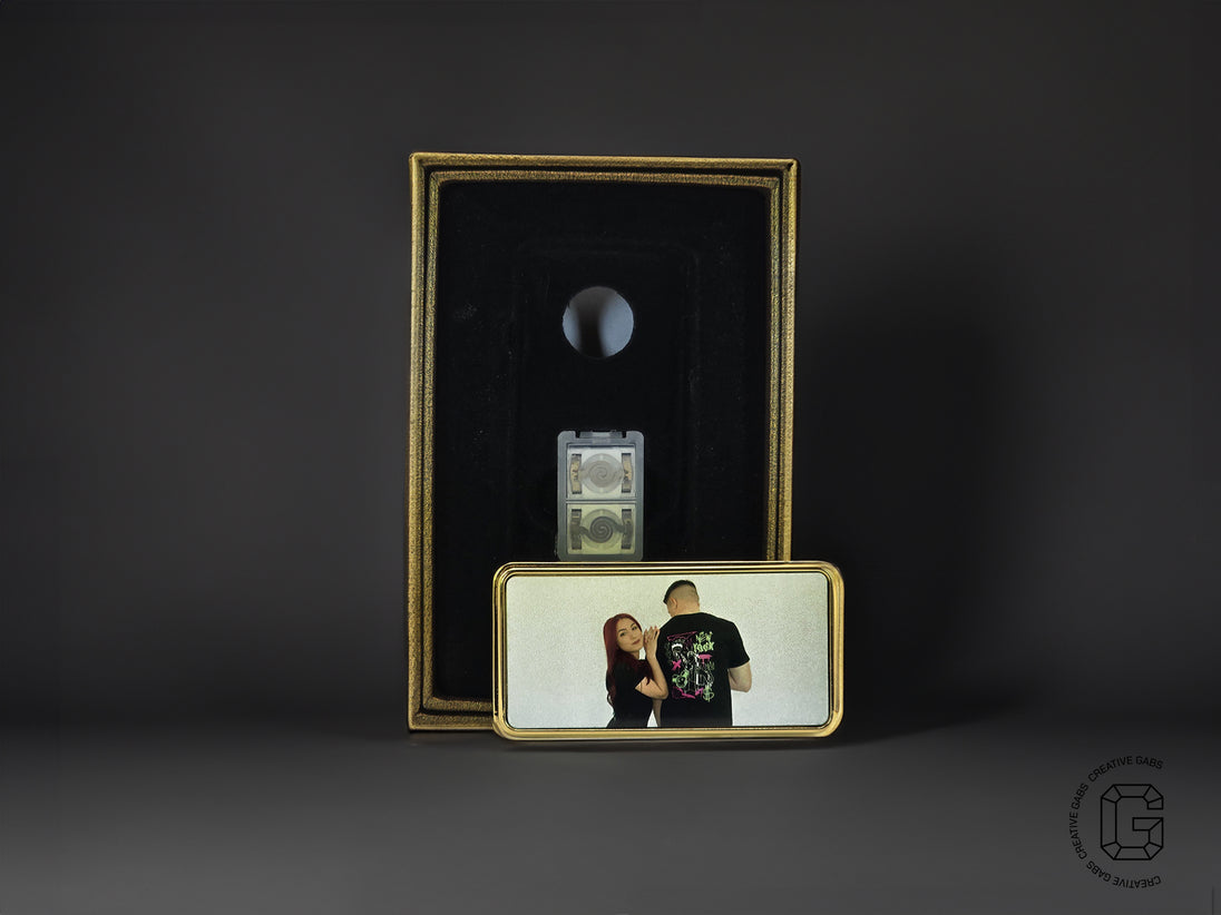 Geschenkidee: Goldenes Feuerzeug mit eigenem Foto personalisieren