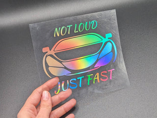 Holografischer Not Loud Just Fast Aufkleber für Tesla und Elektroautos