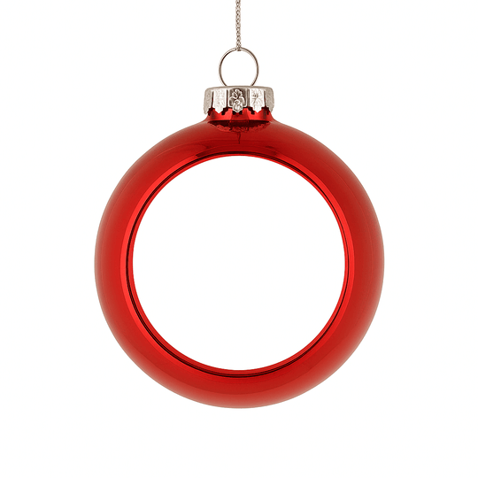 Rote personalisierte Christbaumkugel ohne Foto, glänzendes Weihnachtsornament vor weißem Hintergrund