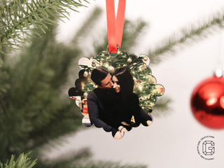 Personalisierte Weihnachtskugel Schneeflocke aus MDF mit eigenem Foto – festliche Baumdeko 2025