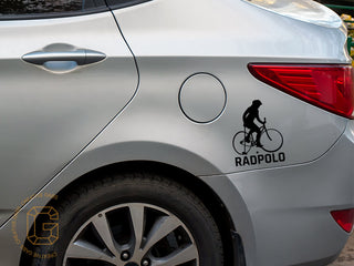 Radpolo Aufkleber montiert auf Fahrzeugheck – sportlicher Auto-Sticker für Fans