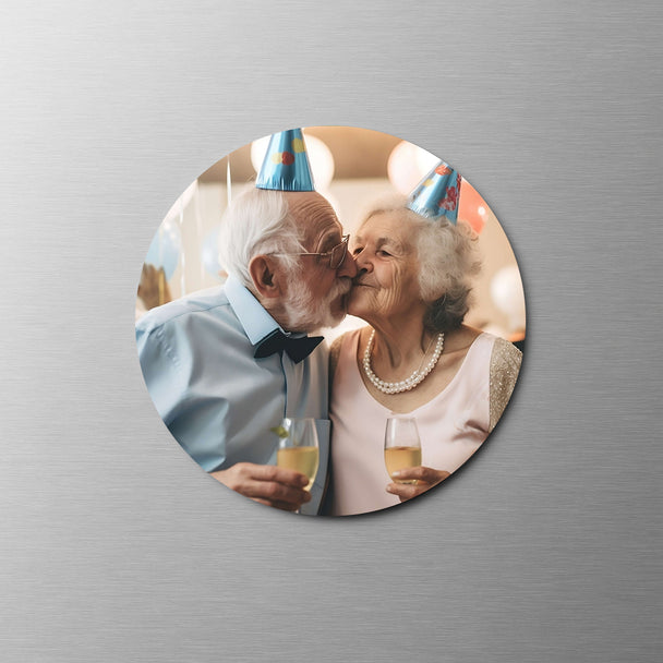 Runder Magnet mit Foto zum Hochzeitsjubiläum – liebevolle Erinnerung für ältere Paare