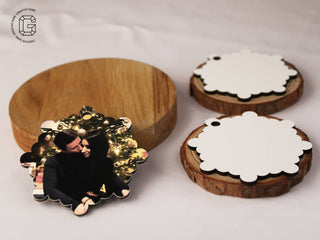 Individuelle Weihnachtsbaumkugel mit Foto – festliche Dekoration in Schneeflockenform