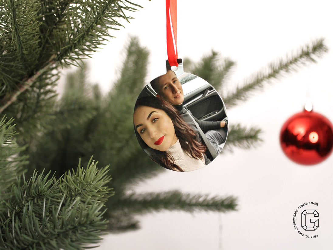 Personalisierte flache Weihnachtskugel aus Metall – Fotoanhänger für den Weihnachtsbaum 2025